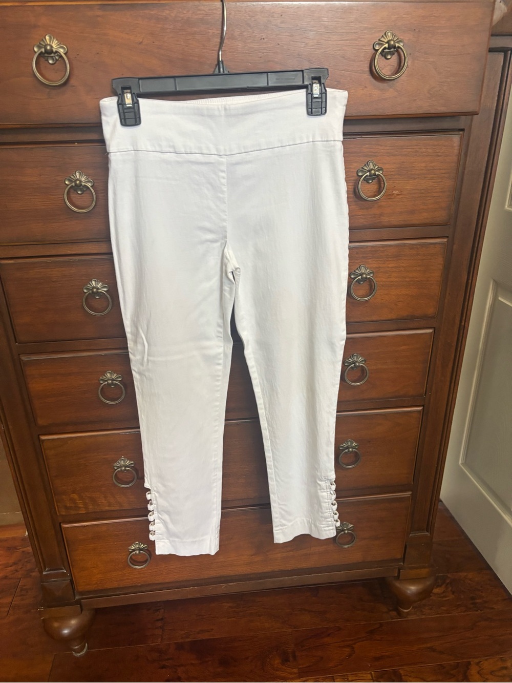 Attyre White Capri Pants with Button Detail